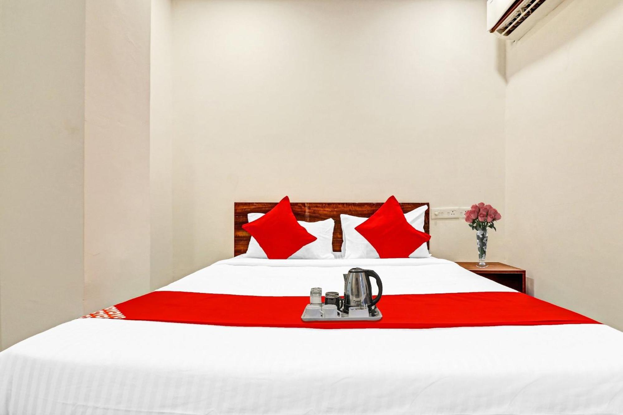 Hotel O Night Eye Hyderabad Exterior foto