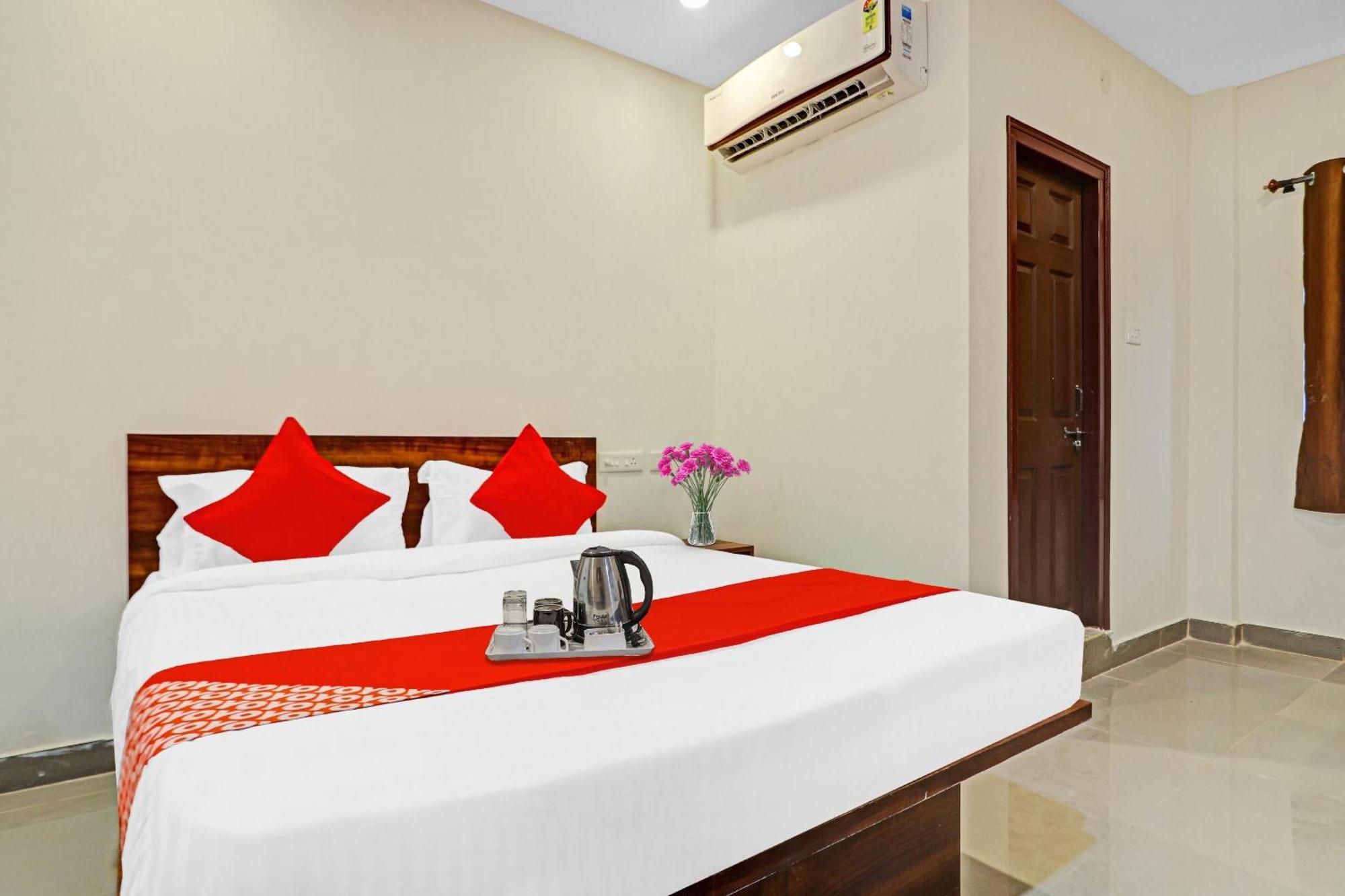 Hotel O Night Eye Hyderabad Exterior foto